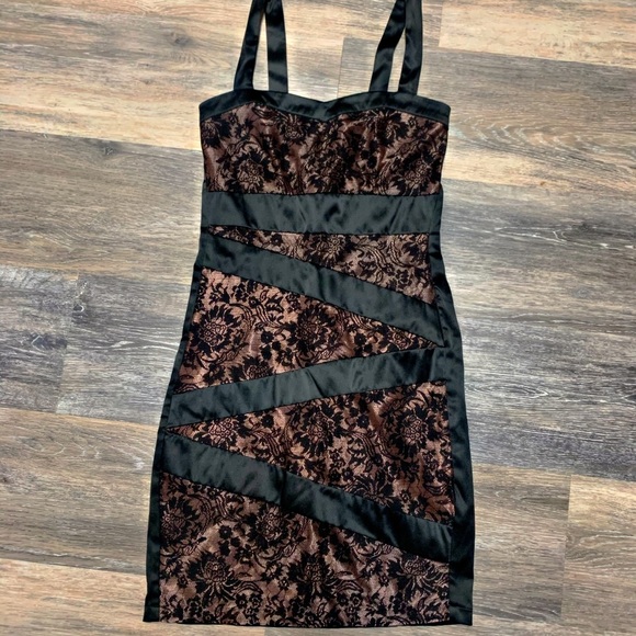 Dynamite dress - Picture 2 of 6